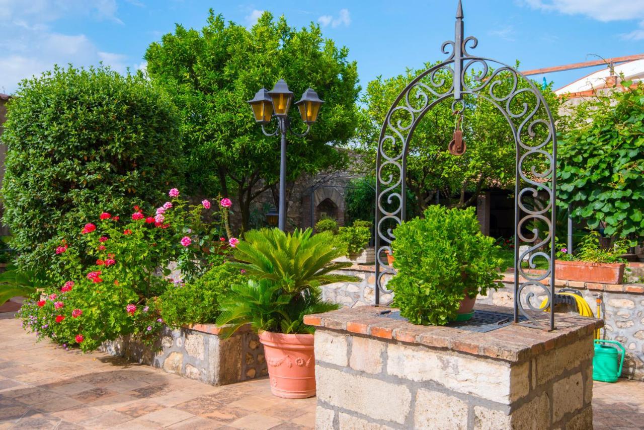 Torre Caetana Bed & Breakfast Minturno Eksteriør bilde