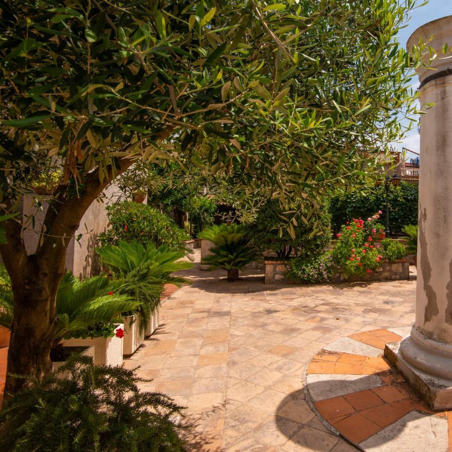 Torre Caetana Bed & Breakfast Minturno Eksteriør bilde